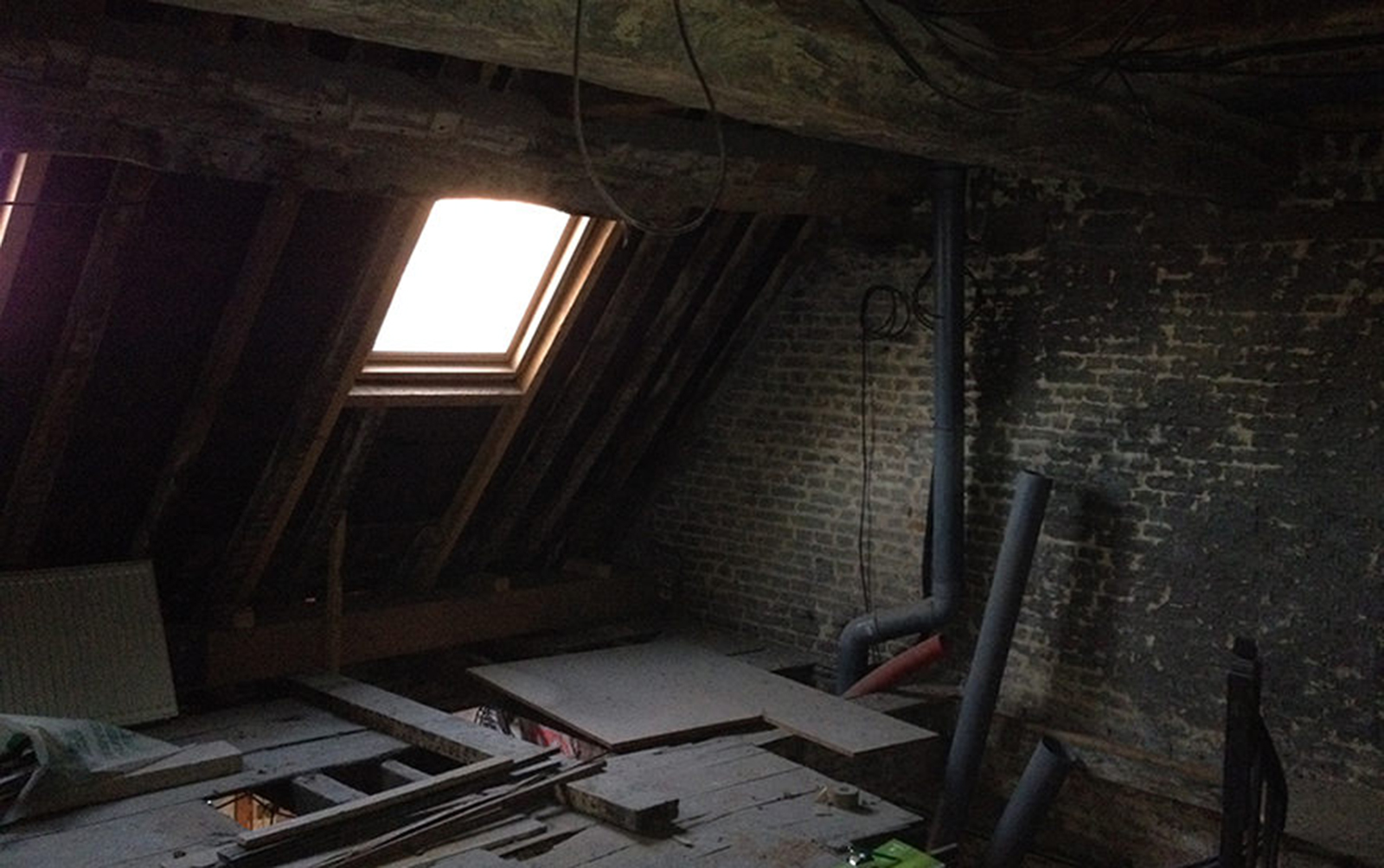 Appartement sous combles. comment créer une chambre ou une salle ...