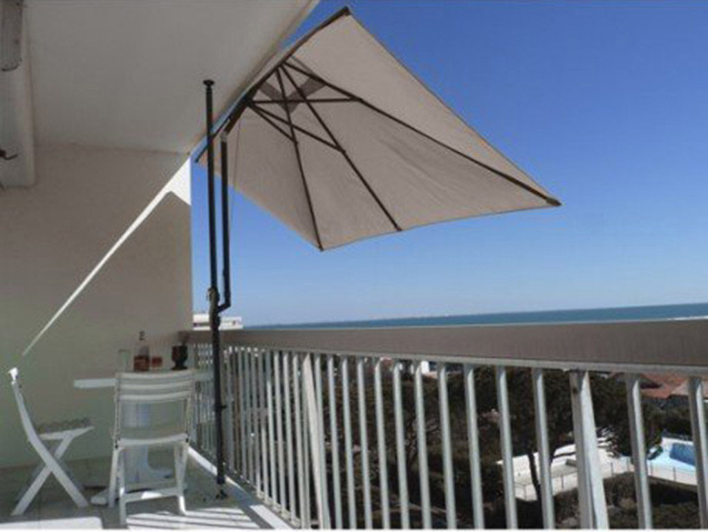 leroy-Merlin-parasol-de-balcon