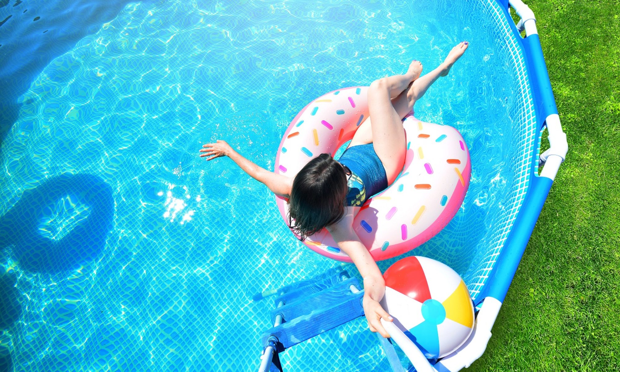 Oui, une piscine gonflable de qualité coûte moins de 200 $ (à condition de  bien l'entretenir!)